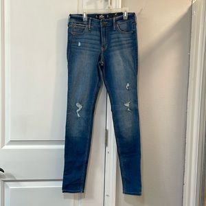 Size 5R. Woman’s Hollister jeans W27 L30